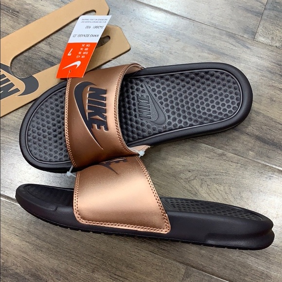 NIKE WMNS BENASSI JDI MTLC RED BRONZE/THUNDER GREY - Picture 6 of 16